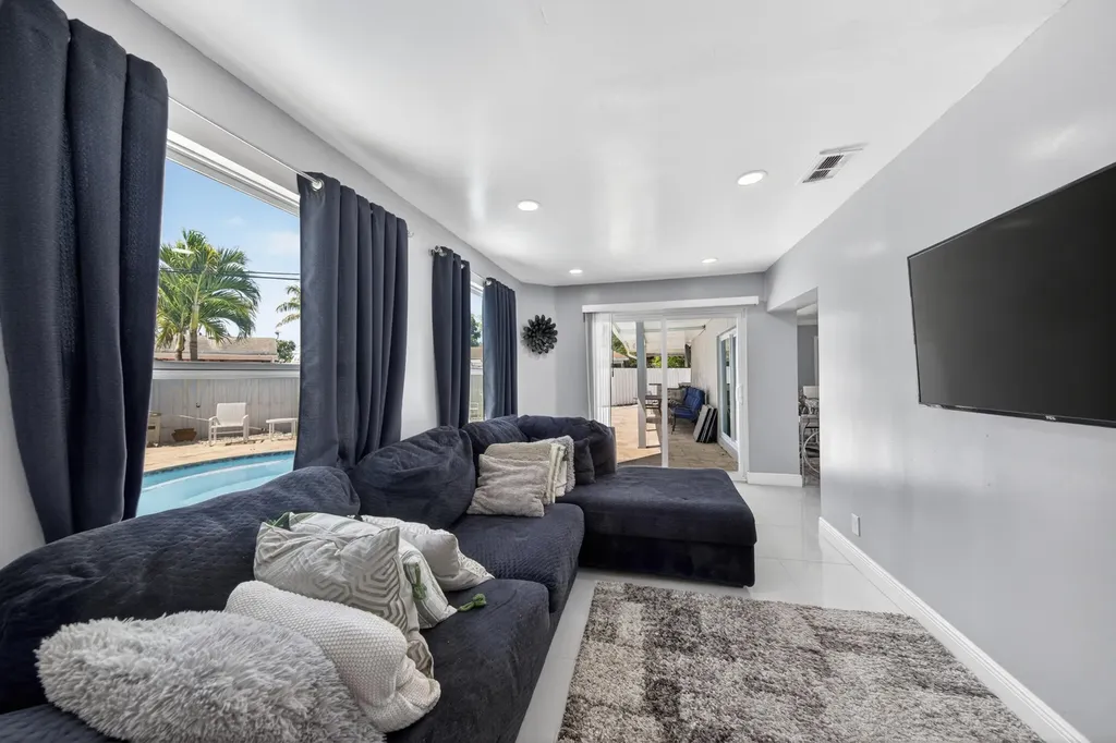 650 NW 38th Place Deerfield Beach FL 33064