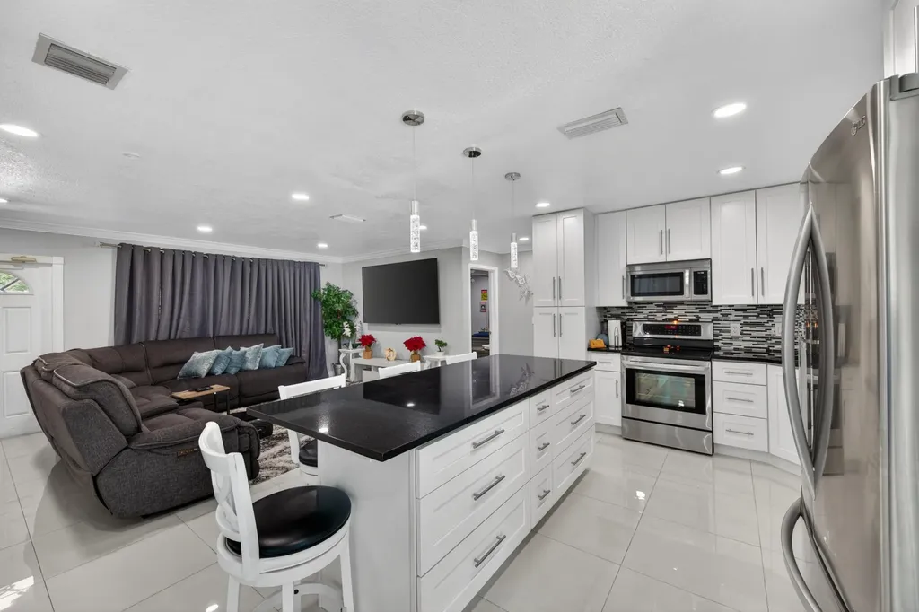 650 NW 38th Place Deerfield Beach FL 33064