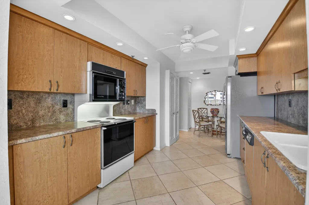 2917 S Ocean Boulevard Highland Beach FL 33487