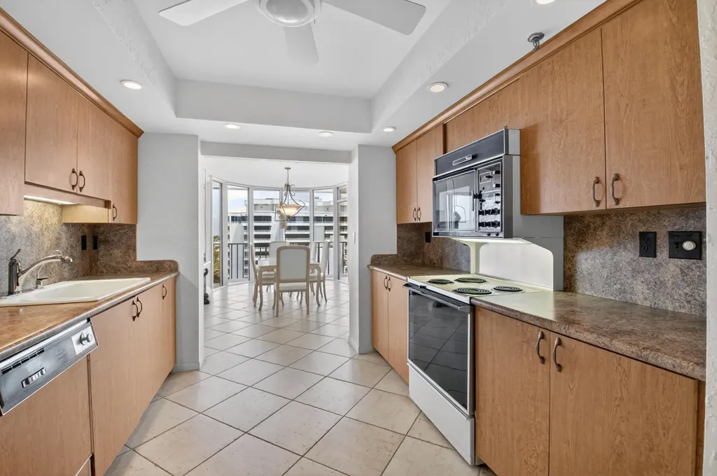 2917 S Ocean Boulevard Highland Beach FL 33487