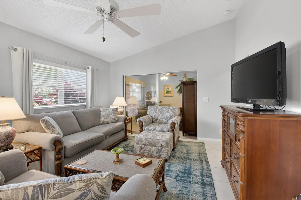 8130 Springtree Road Boca Raton FL 33496