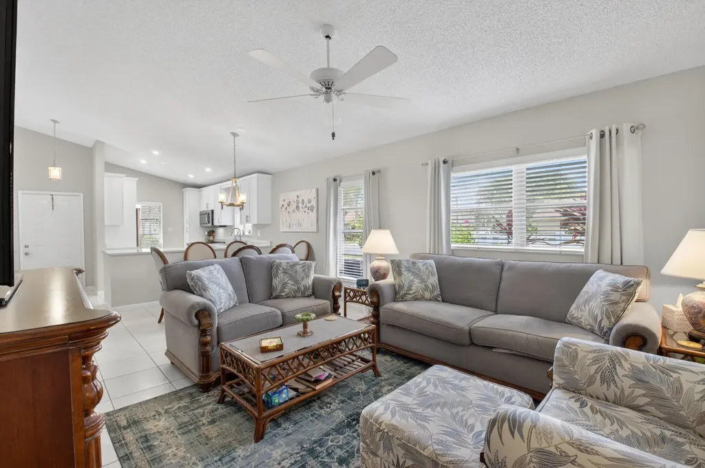 8130 Springtree Road Boca Raton FL 33496