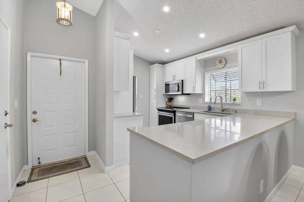 8130 Springtree Road Boca Raton FL 33496