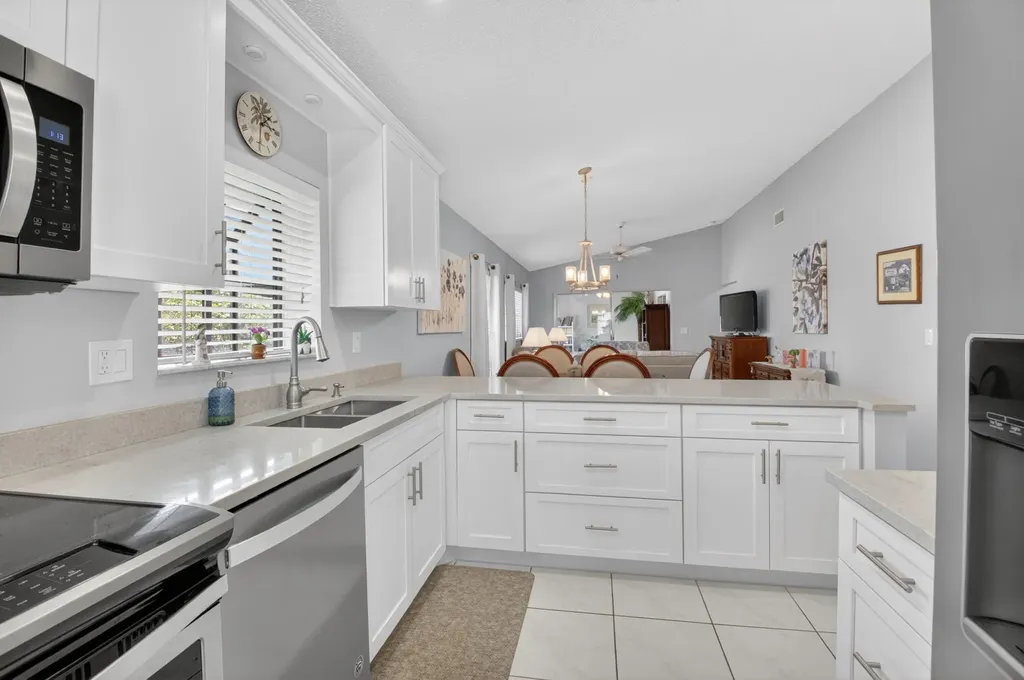 8130 Springtree Road Boca Raton FL 33496
