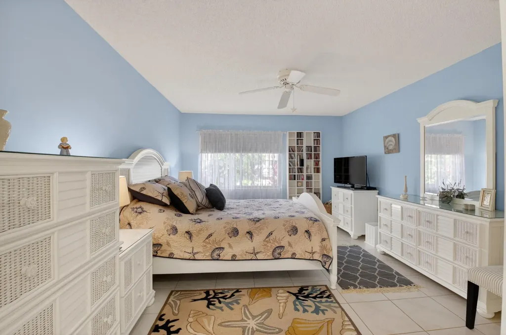 8130 Springtree Road Boca Raton FL 33496