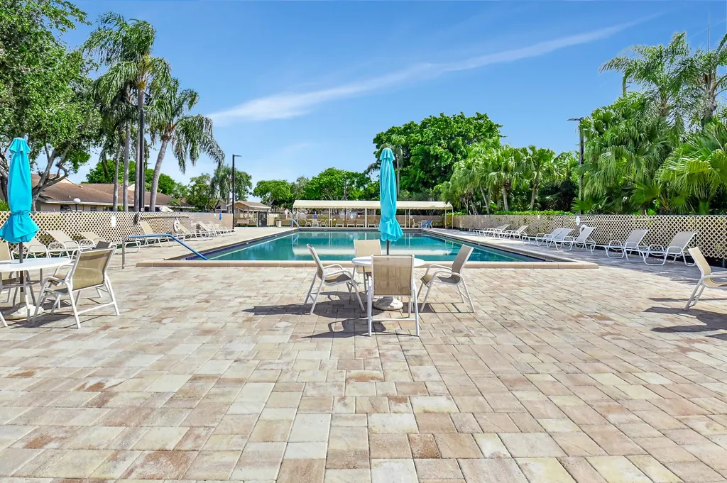 8130 Springtree Road Boca Raton FL 33496