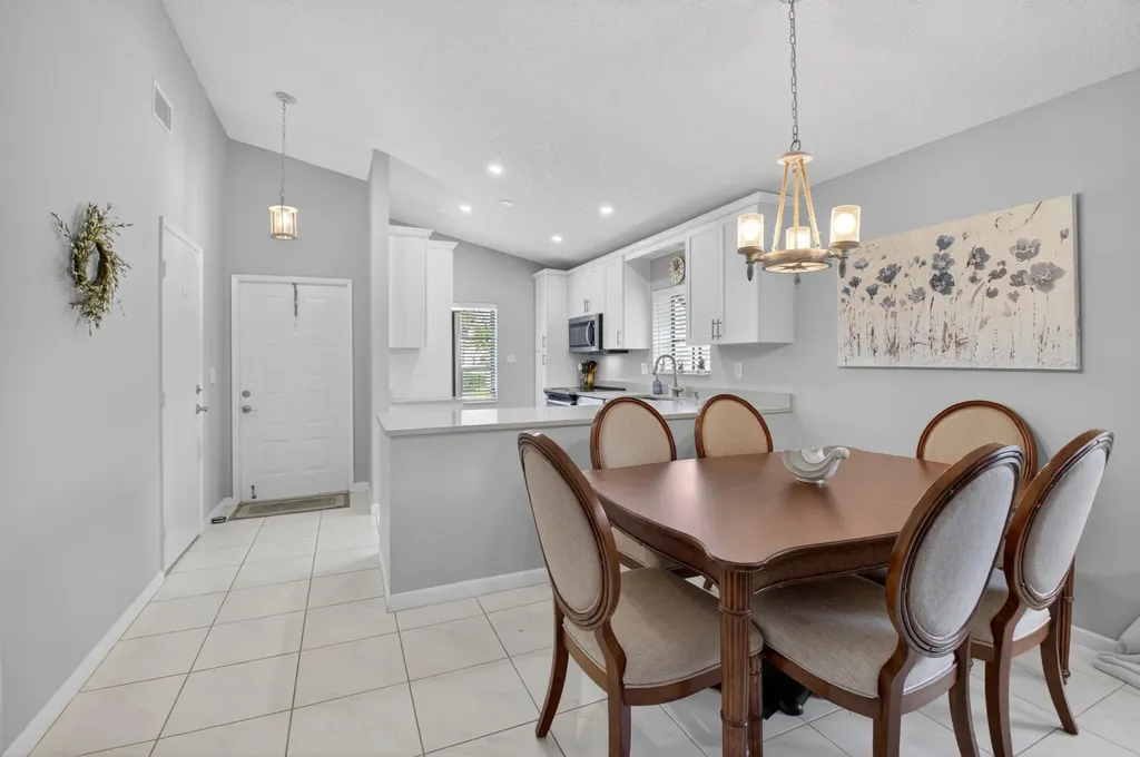 8130 Springtree Road Boca Raton FL 33496