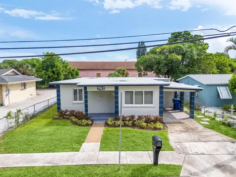741 W 10th Street Riviera Beach FL 33404