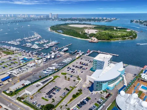741 W 10th Street Riviera Beach FL 33404