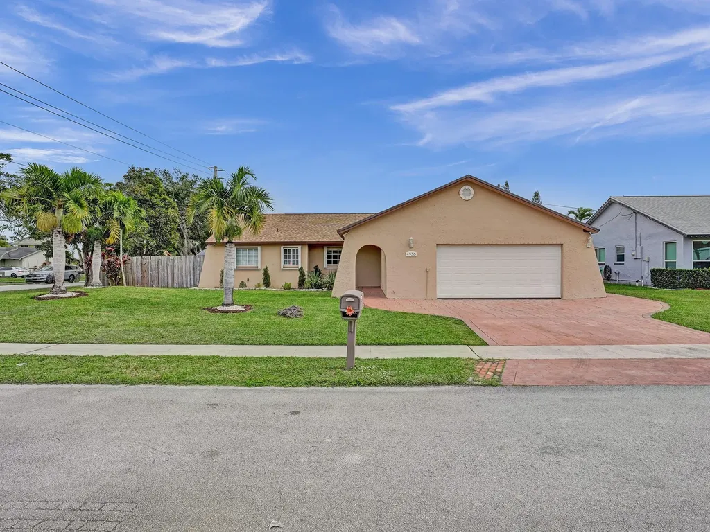 4950 NW 85th Terrace Lauderhill FL 33351