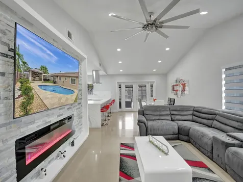 4950 NW 85th Terrace Lauderhill FL 33351