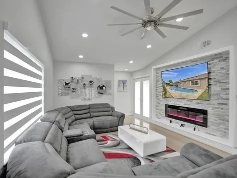 4950 NW 85th Terrace Lauderhill FL 33351