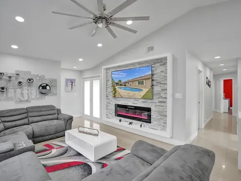 4950 NW 85th Terrace Lauderhill FL 33351