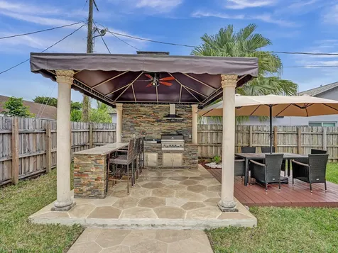 4950 NW 85th Terrace Lauderhill FL 33351