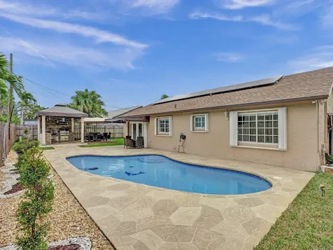 4950 NW 85th Terrace Lauderhill FL 33351