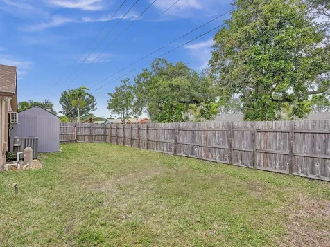 4950 NW 85th Terrace Lauderhill FL 33351
