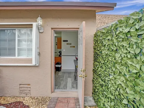 4950 NW 85th Terrace Lauderhill FL 33351