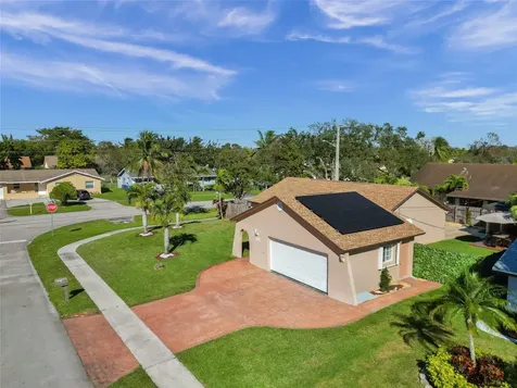 4950 NW 85th Terrace Lauderhill FL 33351