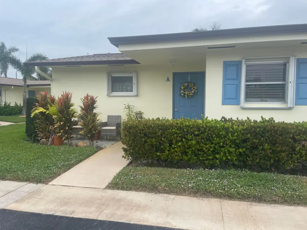 2864 E Crosley Drive Drive E West Palm Beach FL 33415