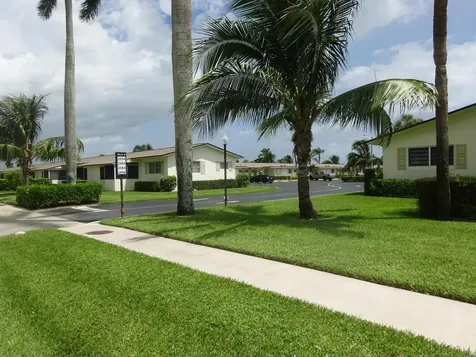 2864 E Crosley Drive Drive E West Palm Beach FL 33415