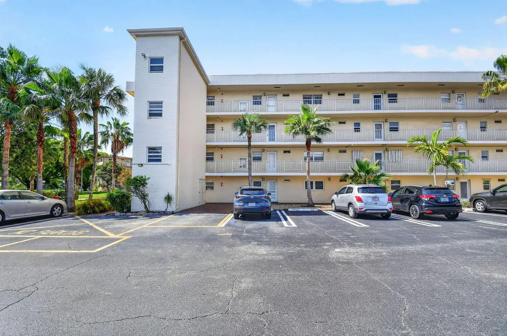 2515 NE 1st Court Boynton Beach FL 33435