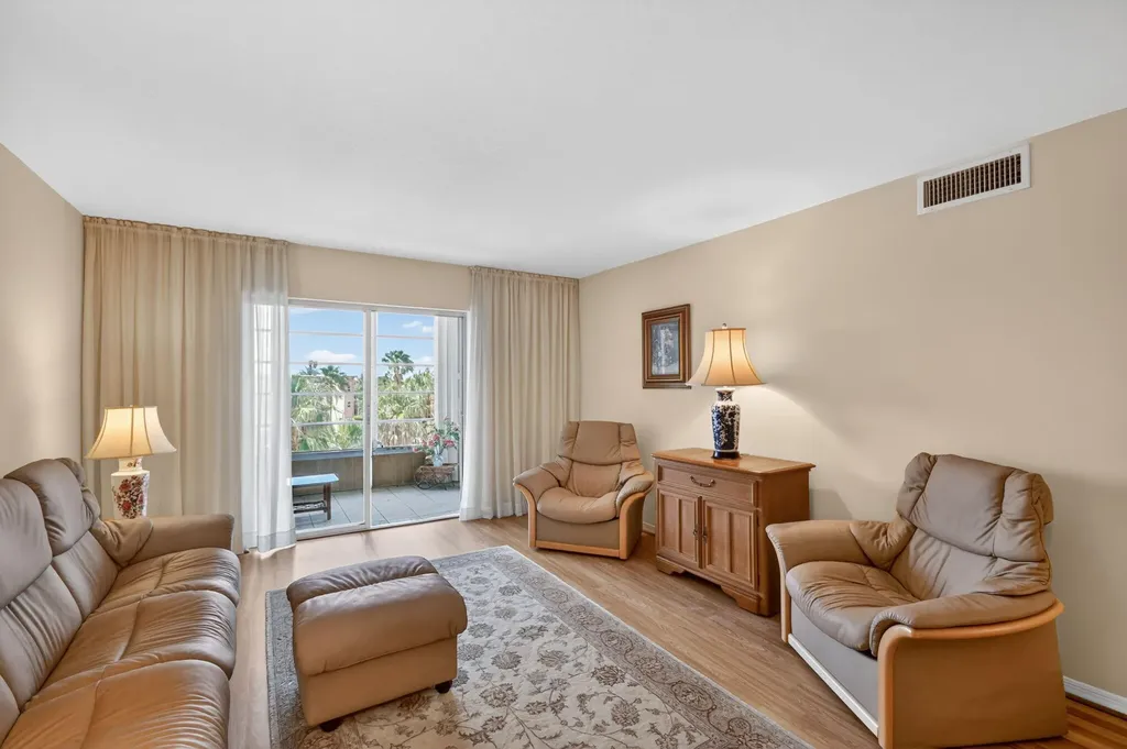 2515 NE 1st Court Boynton Beach FL 33435