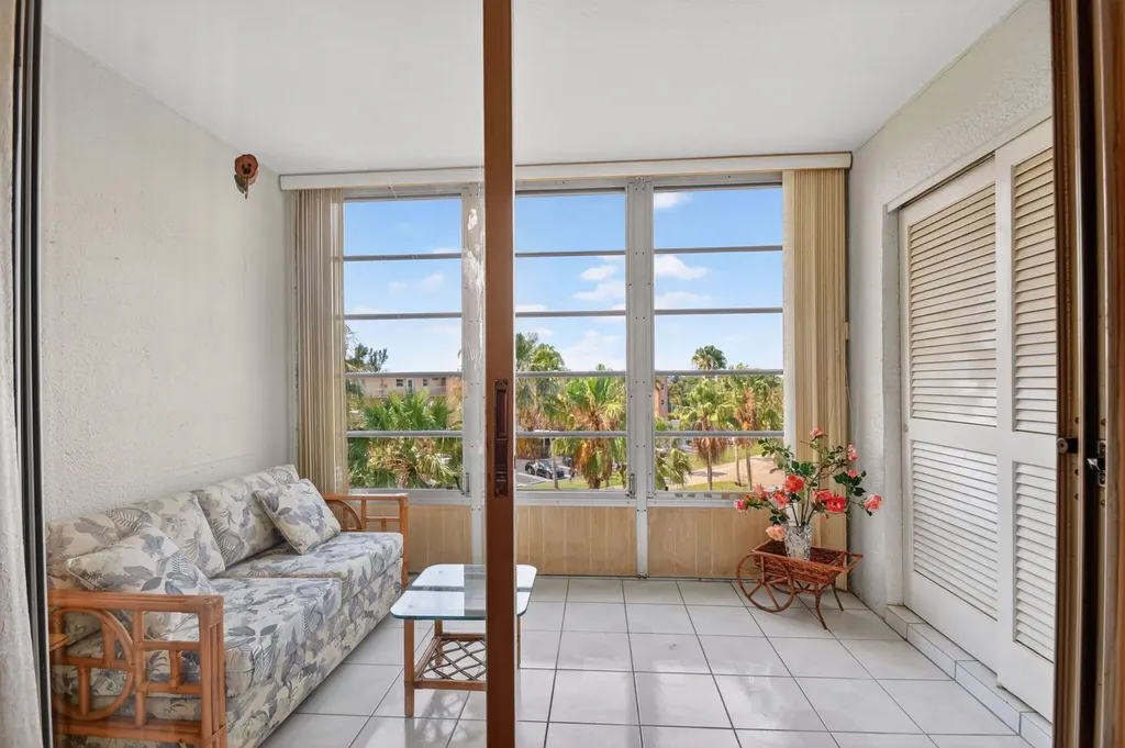 2515 NE 1st Court Boynton Beach FL 33435