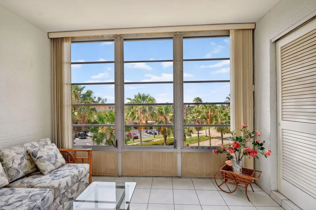 2515 NE 1st Court Boynton Beach FL 33435