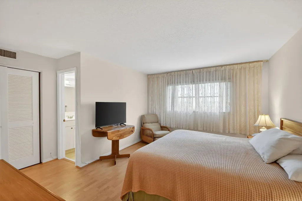 2515 NE 1st Court Boynton Beach FL 33435