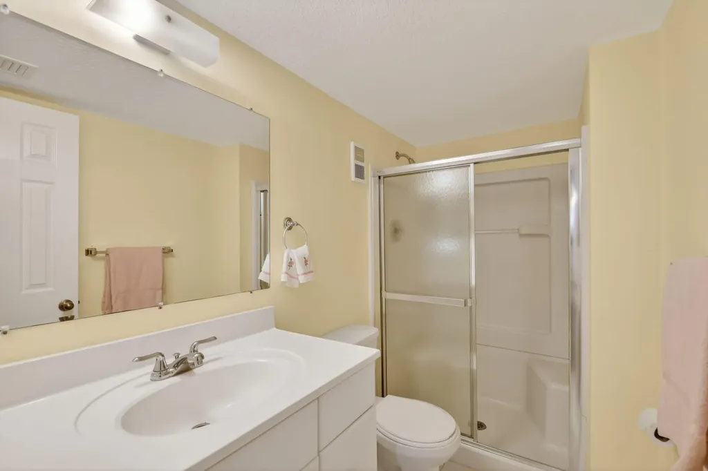2515 NE 1st Court Boynton Beach FL 33435