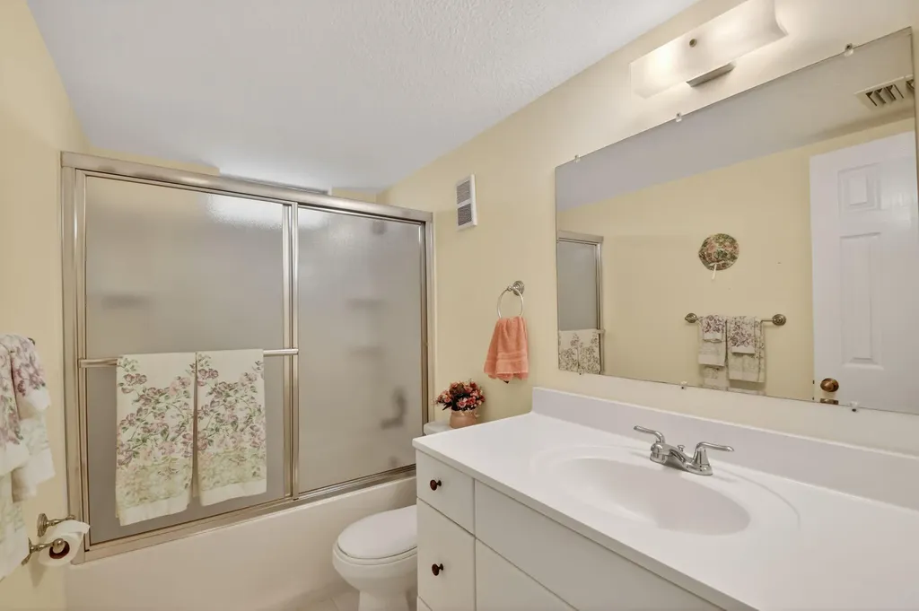 2515 NE 1st Court Boynton Beach FL 33435