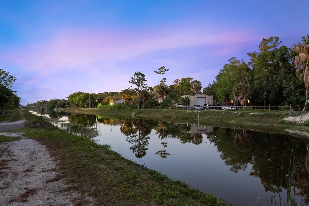 17038 N 61st Place Place N The Acreage FL 33470