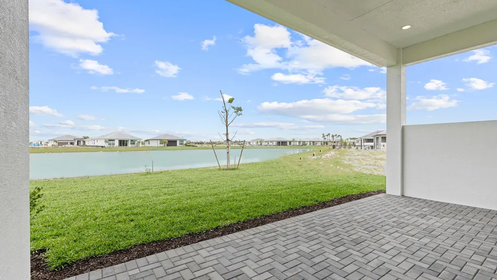 5042 Rivo Alto Circle Westlake FL 33470