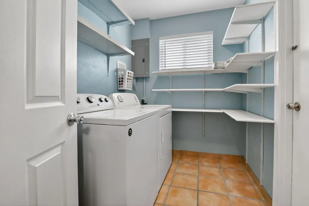 6281 Moseley Street Hollywood FL 33024