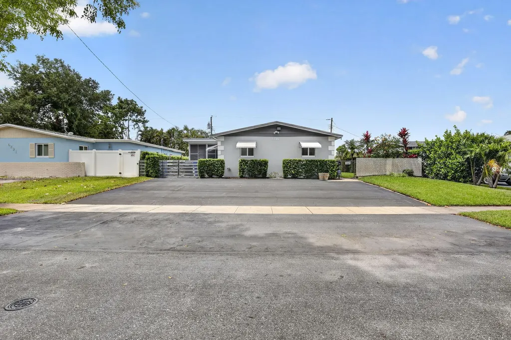 6281 Moseley Street Hollywood FL 33024