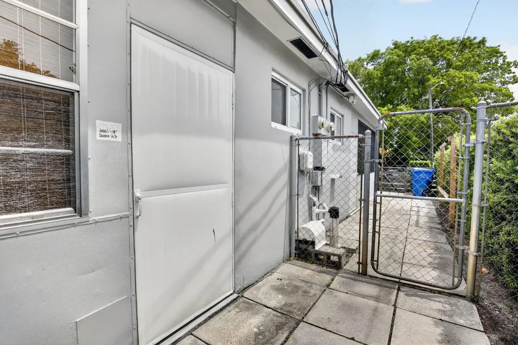 6281 Moseley Street Hollywood FL 33024