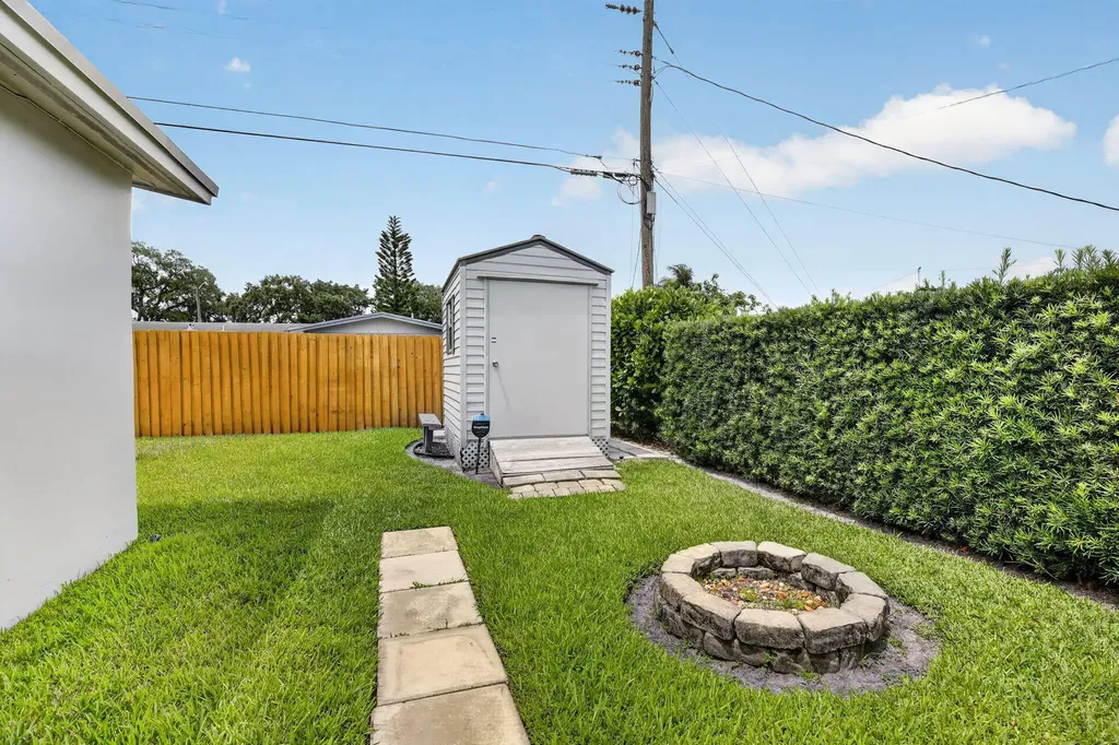 6281 Moseley Street Hollywood FL 33024