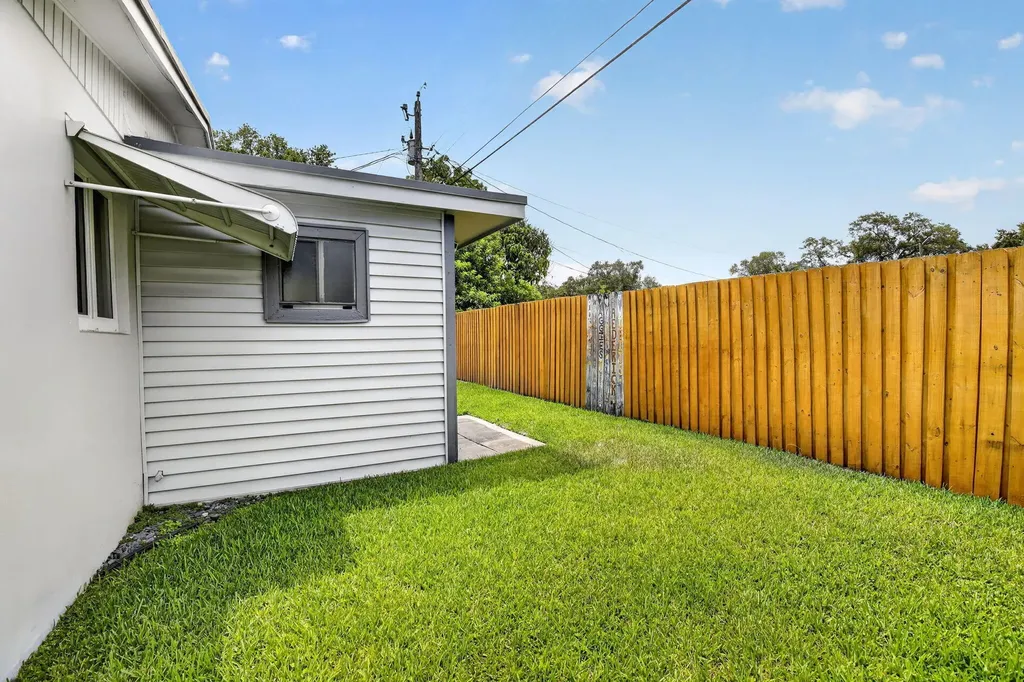 6281 Moseley Street Hollywood FL 33024