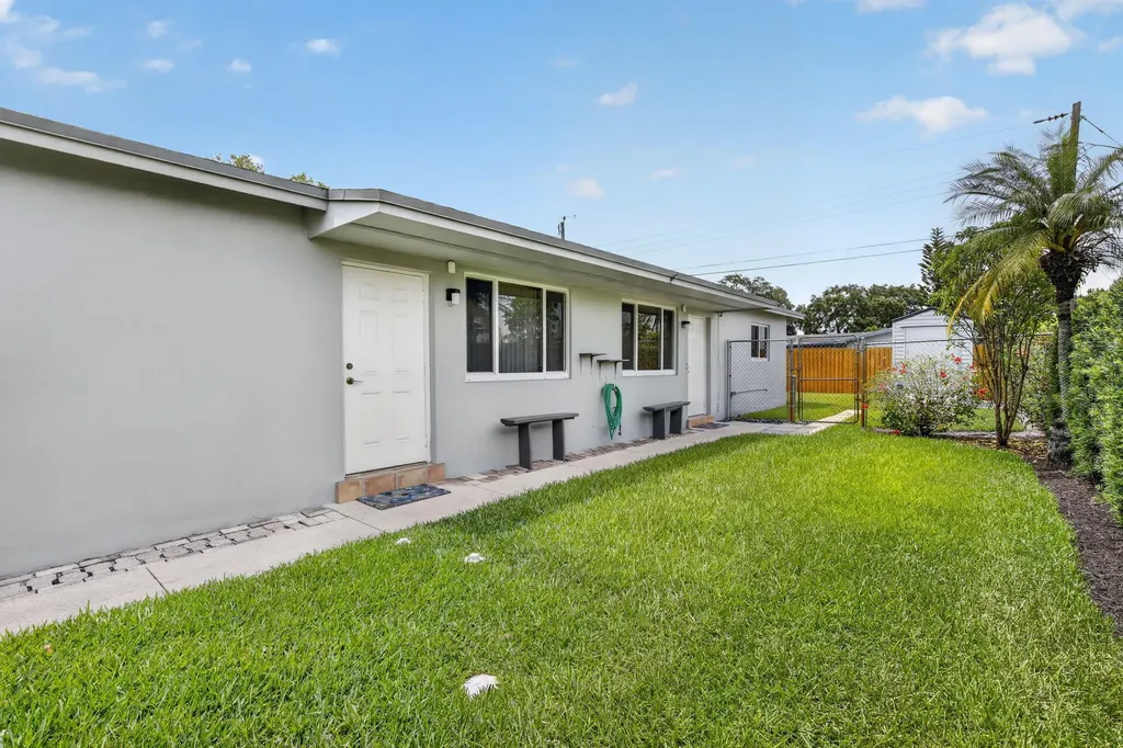 6281 Moseley Street Hollywood FL 33024