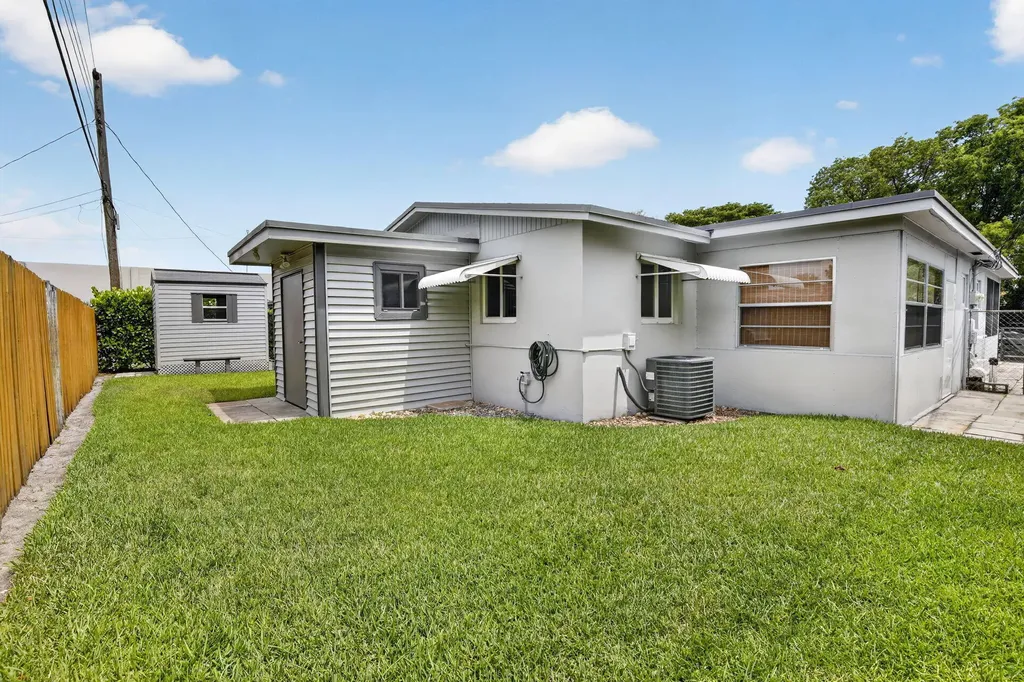 6281 Moseley Street Hollywood FL 33024
