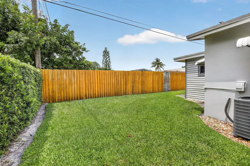 6281 Moseley Street Hollywood FL 33024