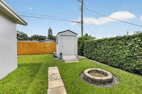 6281 Moseley Street Hollywood FL 33024