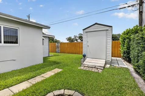 6281 Moseley Street Hollywood FL 33024