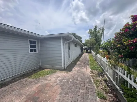 14545 W Center Street Okeechobee FL 34972