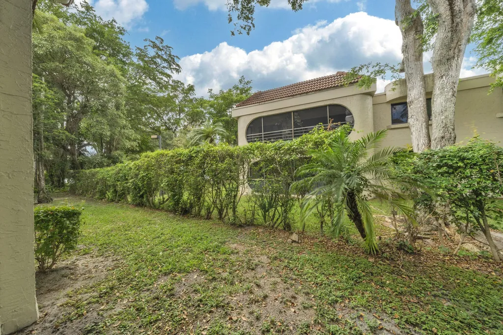 22136 Palms Way Boca Raton FL 33433