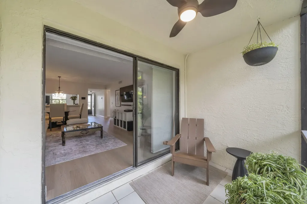 22136 Palms Way Boca Raton FL 33433
