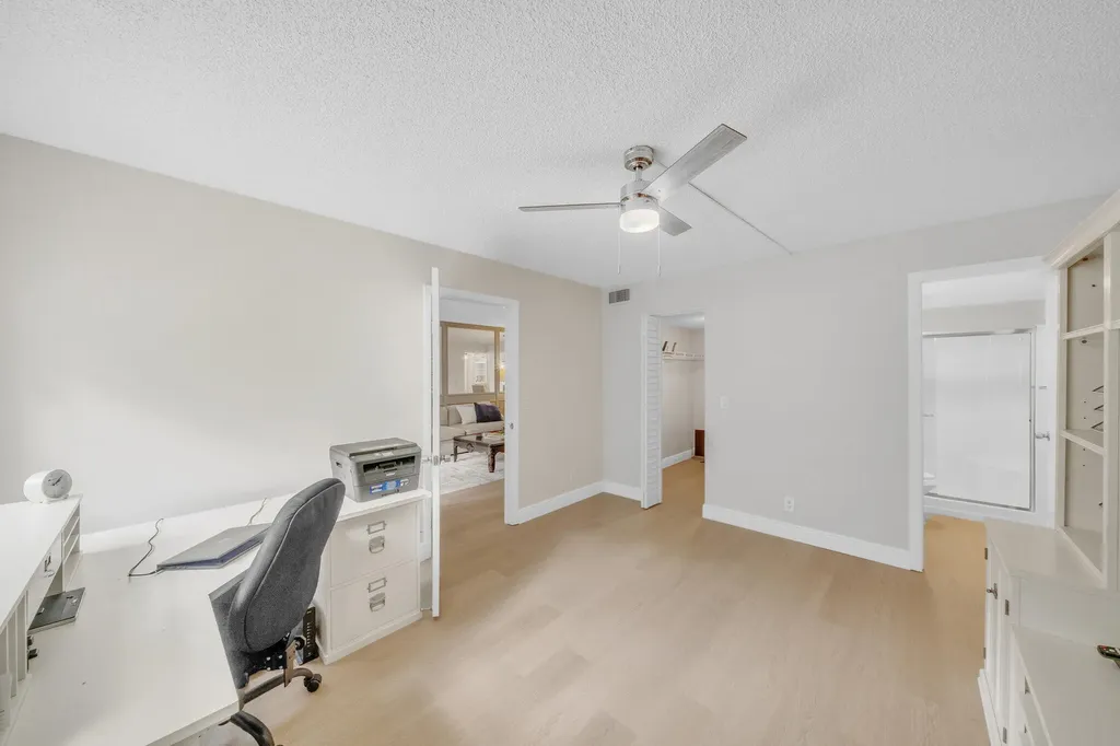 22136 Palms Way Boca Raton FL 33433