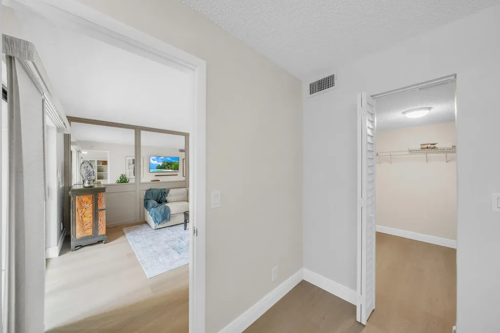 22136 Palms Way Boca Raton FL 33433