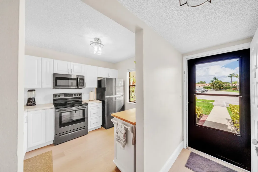 22136 Palms Way Boca Raton FL 33433