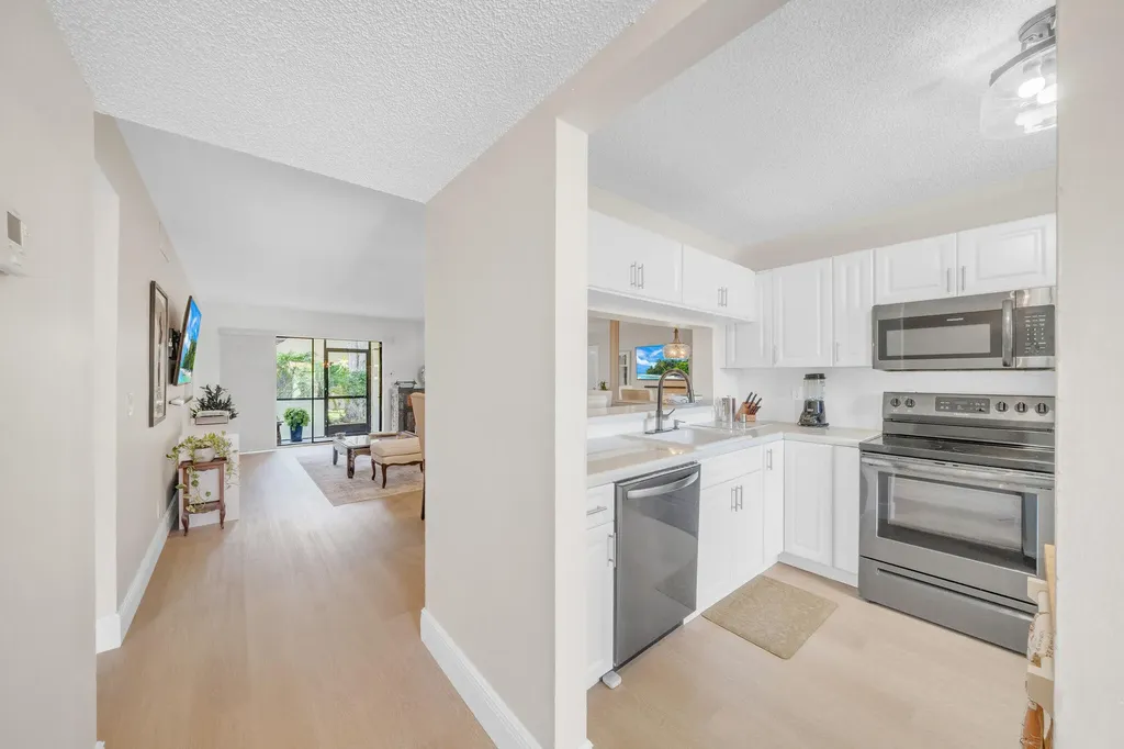 22136 Palms Way Boca Raton FL 33433